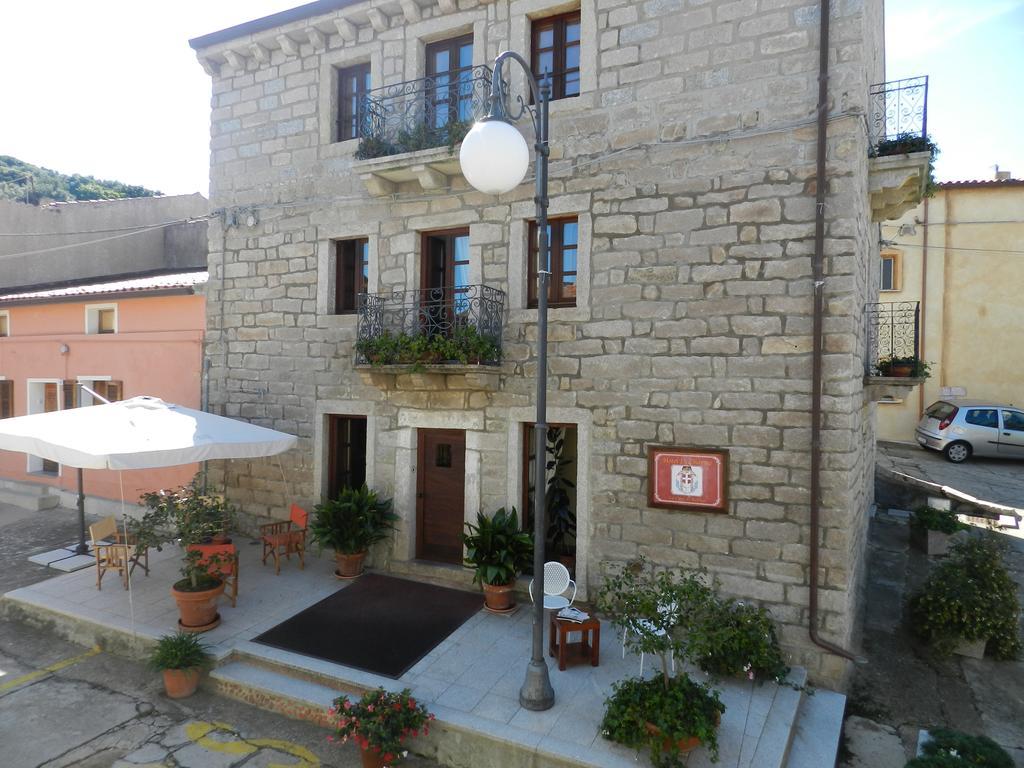 La Casa Di Babbai Hotel Nuchis Exterior photo